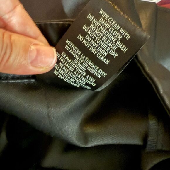 NEW Blank NYC Vegan Leather Pants
Black Moto Ankle Zipper The Bond Size 25 - Picture 8 of 10